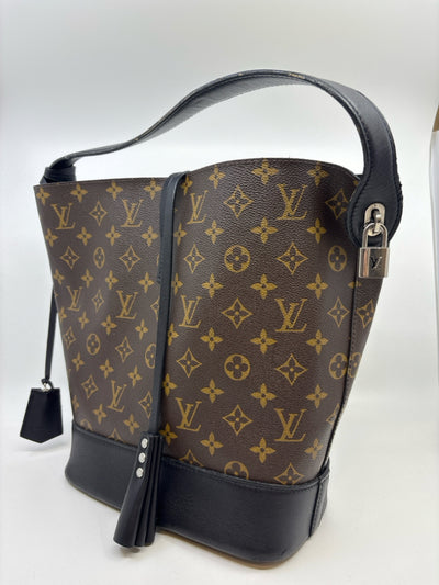 Louis Vuitton Handbags (Pre-owned)