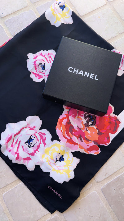 Chanel Scarves (Pre-owned)