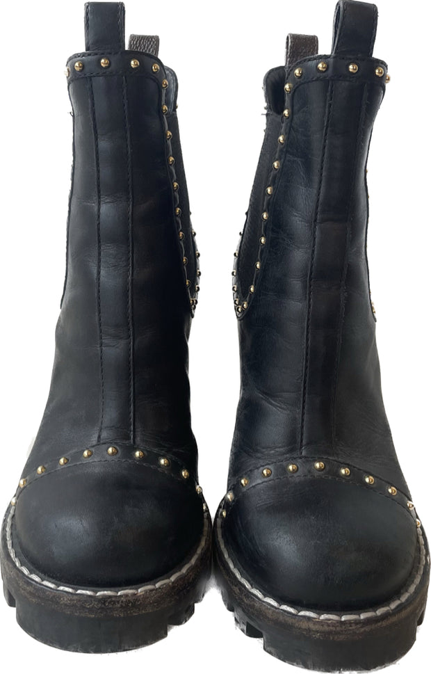 Louis Vuitton Size 5 Boots (Pre-owned)