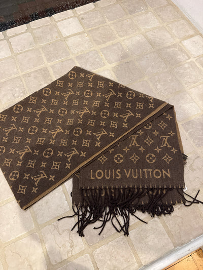 Louis Vuitton Scarves (Pre-owned)