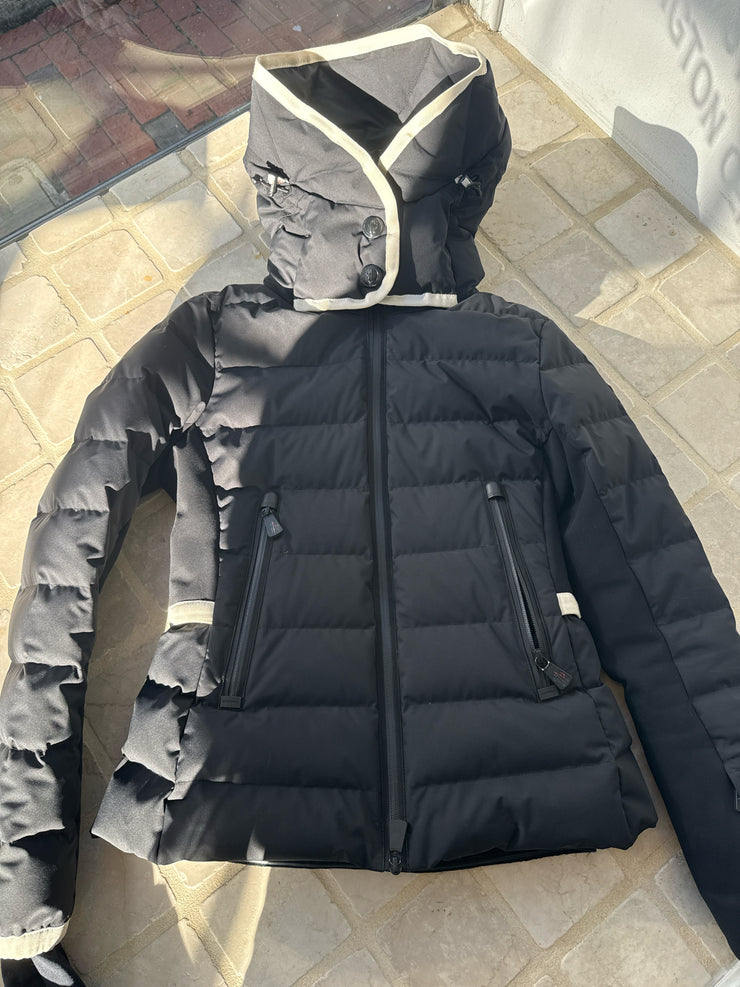 Moncler Size 1 Jackets OUTDOOR (Pre-owned)