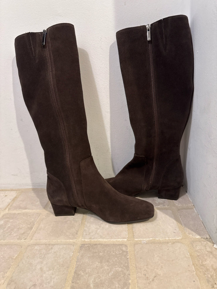 Aquatalia Size 7.5 Boots (Pre-owned)