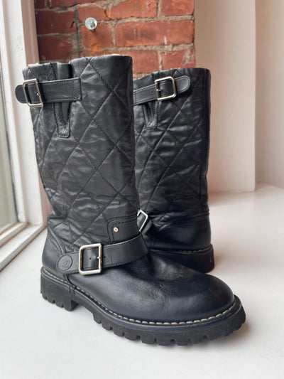 Chanel Size 37.5 Boots (Pre-owned)