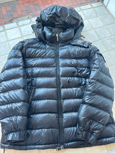 Moncler Size 5 Jackets OUTDOOR (Pre-owned)