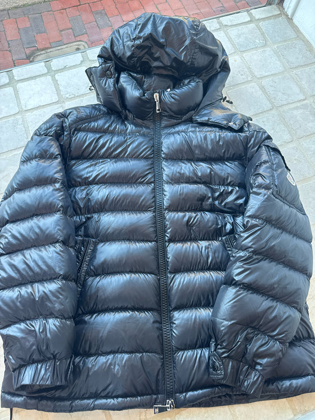 Moncler Size 5 Jackets OUTDOOR (Pre-owned)