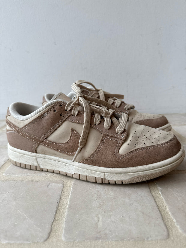 Nike Size 9.5 Shoes (Pre-owned)