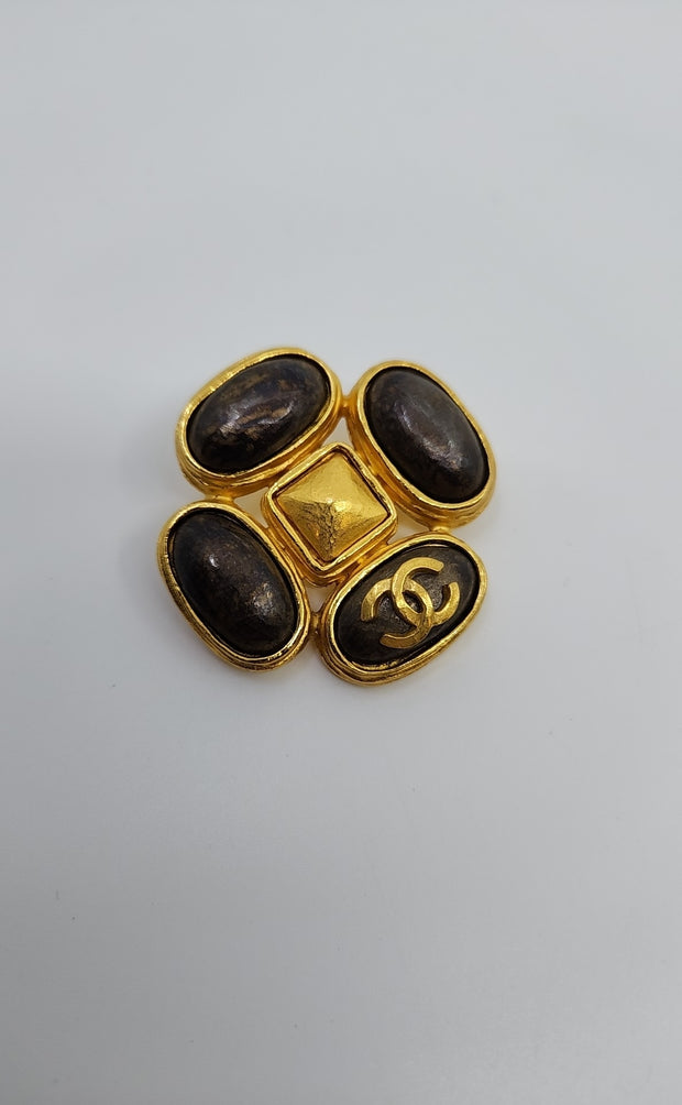 Chanel Brooches (Pre-owned)