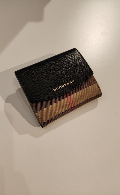 Burberry Wallets (Pre-owned)