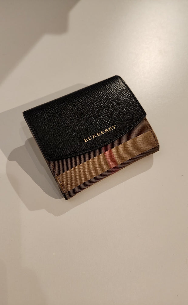 Burberry Wallets (Pre-owned)