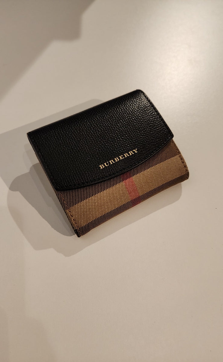 Burberry Wallets (Pre-owned)