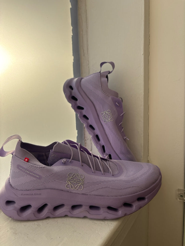 On Cloud Sneakers (Pre-owned)