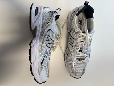 New Balance Size 9.5 Sneakers (Pre-owned)