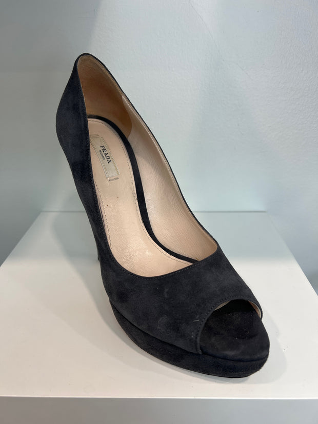 Prada Size 40 Shoes (Pre-owned)