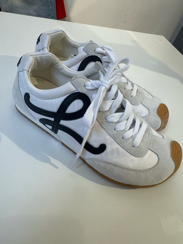 Loewe Size 40 Sneakers (Pre-owned)