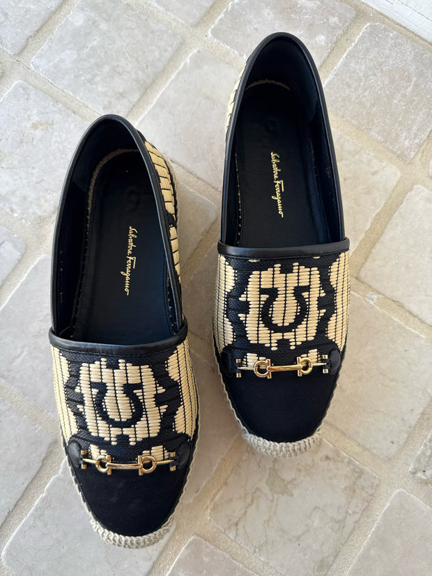 Salvatore Ferragamo Size 8.5 Shoes (Pre-owned)