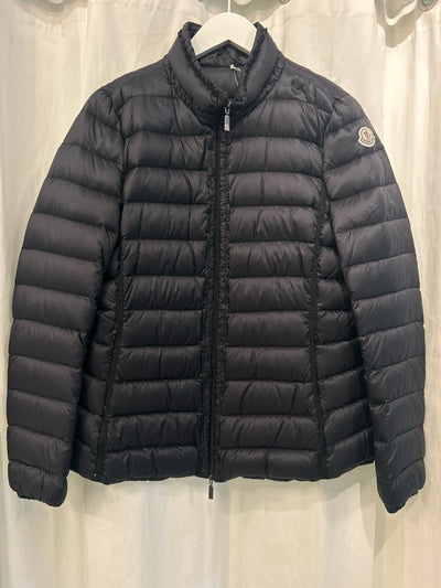 Moncler Jackets OUTDOOR (Pre-owned)