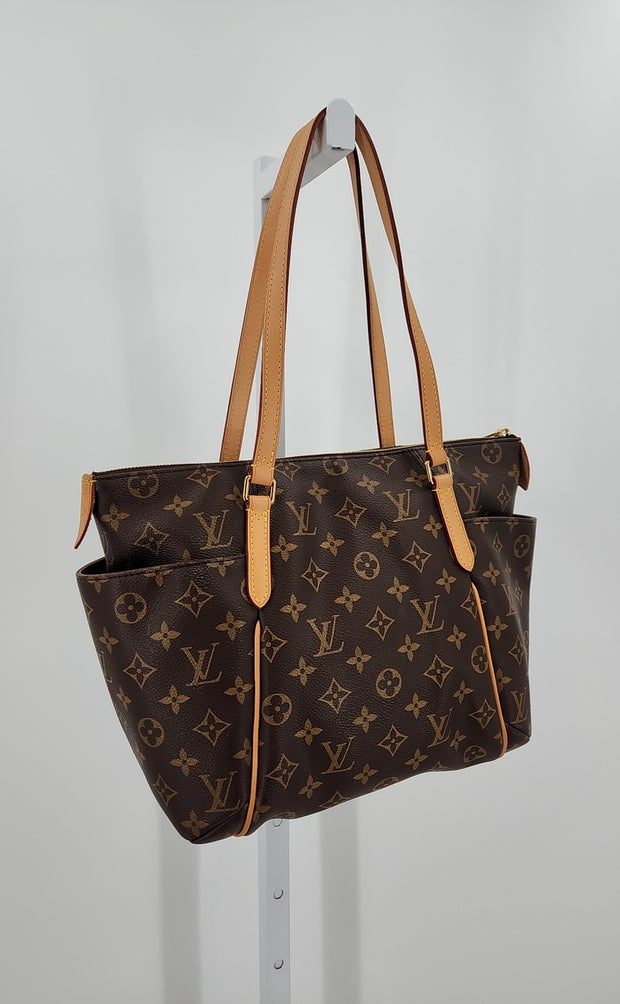 Louis Vuitton Handbags (Pre-owned)