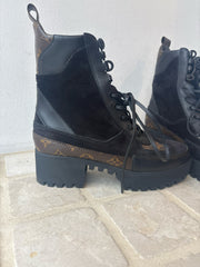 Louis Vuitton Size 38 Boots (Pre-owned)