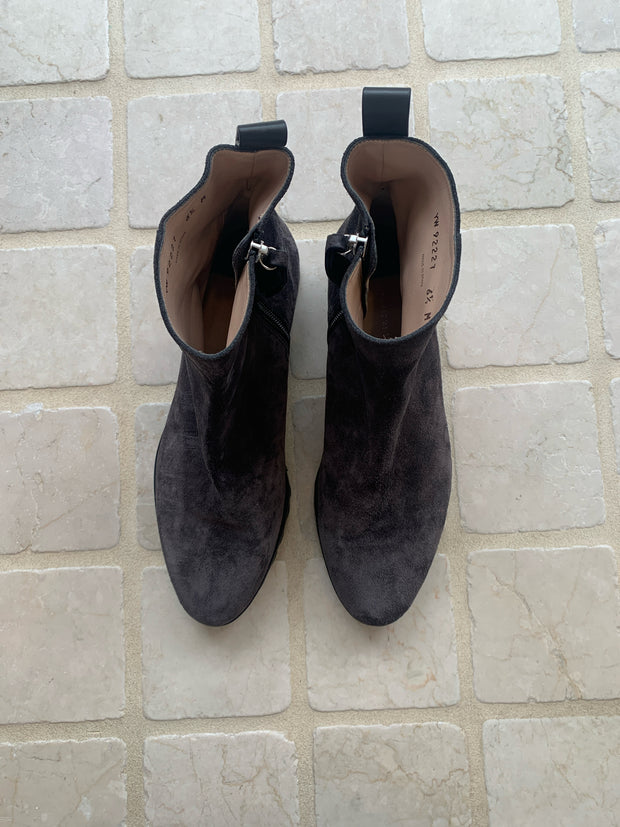 Stuart Weitzman Size 6.5 Boots (Pre-owned)