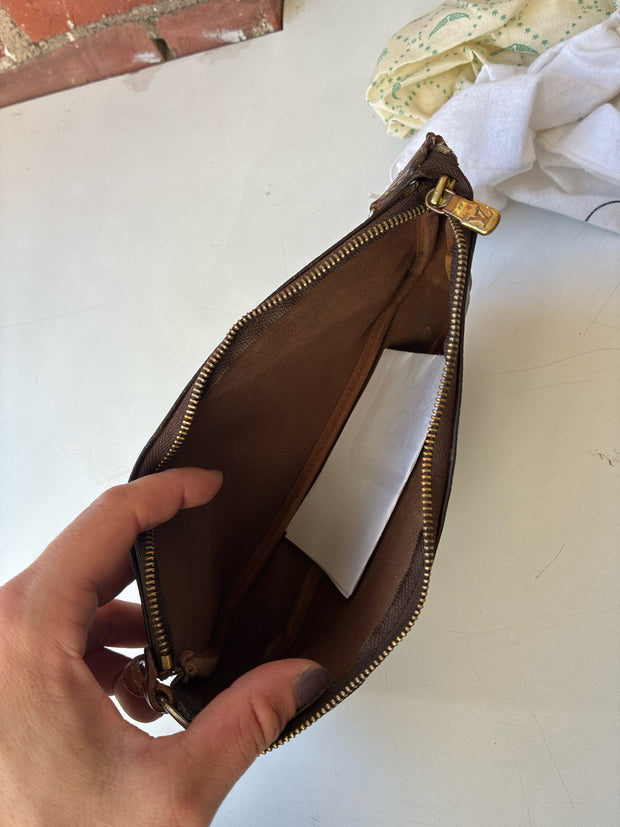 Louis Vuitton Handbags (Pre-owned)