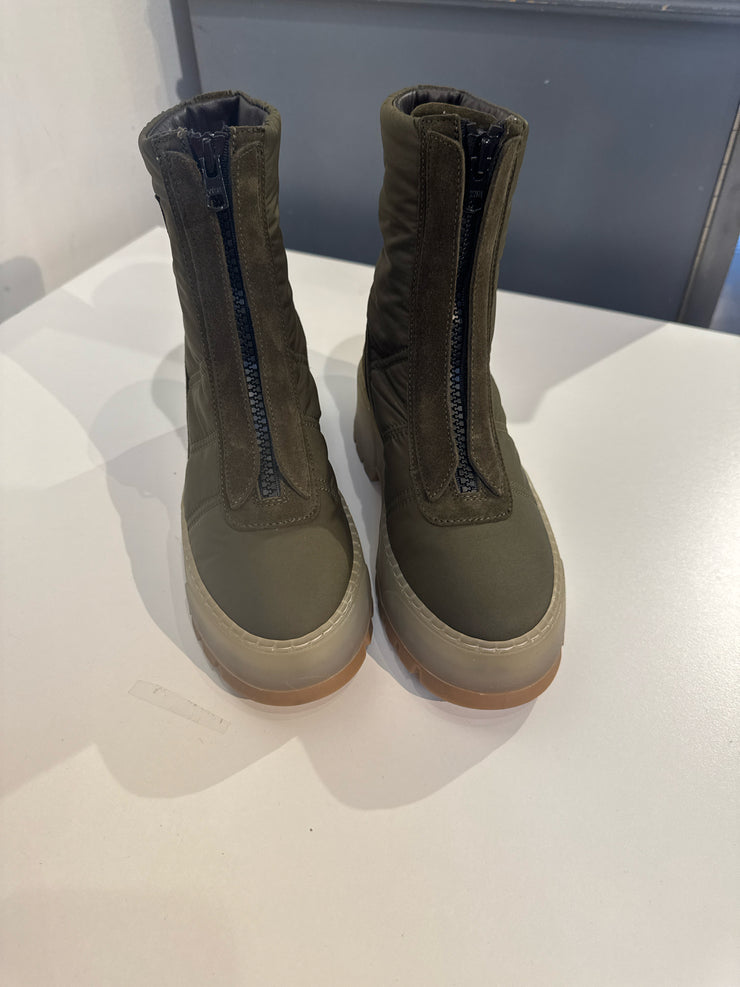 Aquatalia Size 7 Boots (Pre-owned)