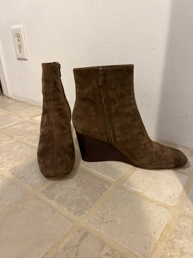 Vince Size 7.5 Boots (Pre-owned)