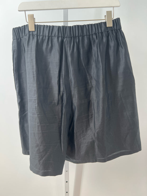 Max Mara Size 50 Shorts (Pre-owned)