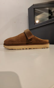 UGG Size 8.5 Shoes (Pre-owned)