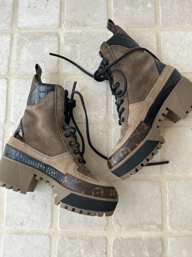 Louis Vuitton Boots (Pre-owned)