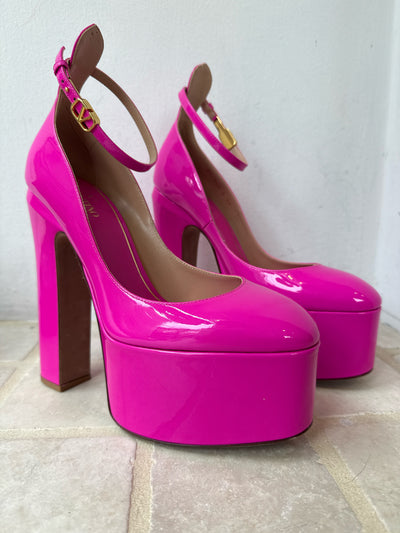 Valentino Size 38 Shoes (Pre-owned)