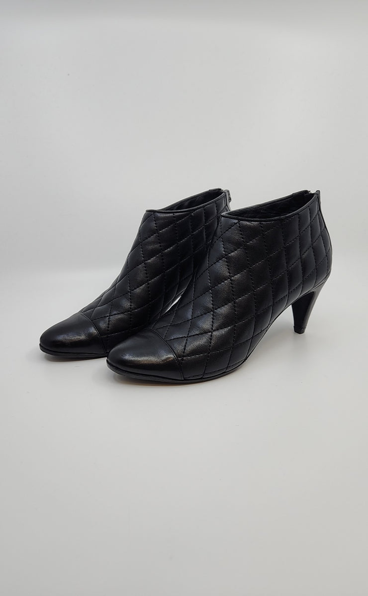 Chanel Size 37.5 Boots (Pre-owned)