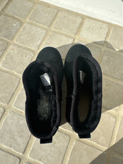 UGG Size 9 Shoes (Pre-owned)