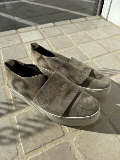 Vince Size 8.5 Sneakers (Pre-owned)