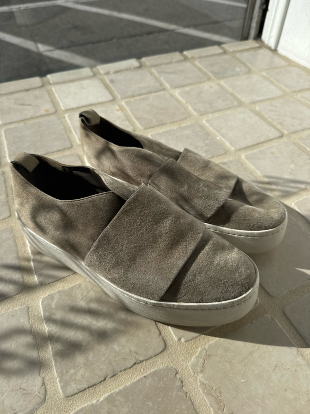 Vince Size 8.5 Sneakers (Pre-owned)
