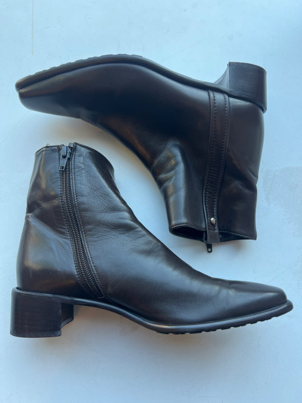 Stuart Weitzman Size 7 Boots (Pre-owned)