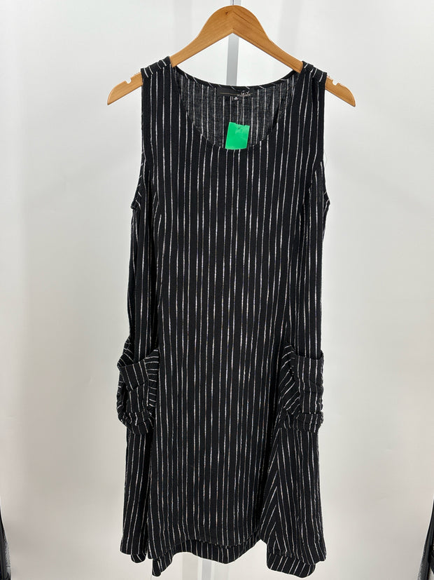 Liv Size M Dresses (Pre-owned)