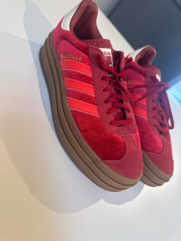 Adidas Size 8.5 Sneakers (Pre-owned)