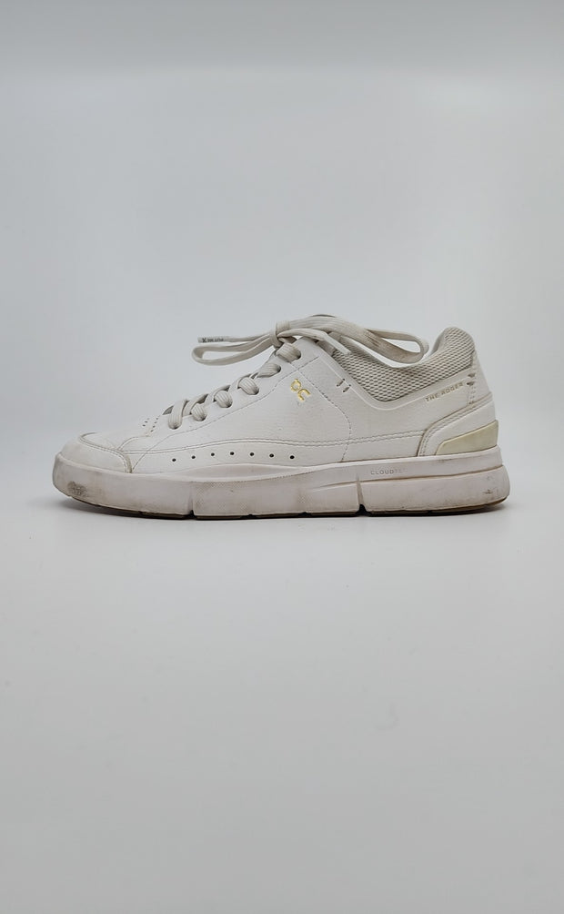 On Cloud Size 8 Sneakers (Pre-owned)