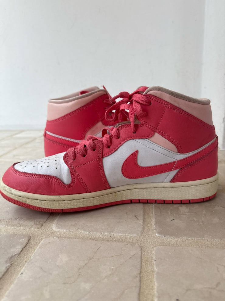 Nike Size 10 Sneakers (Pre-owned)