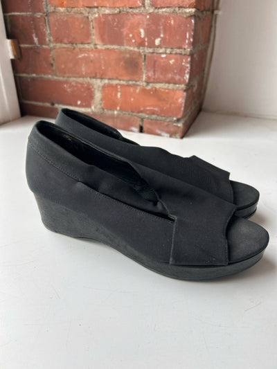 Eileen Fisher Size 9 Shoes (Pre-owned)