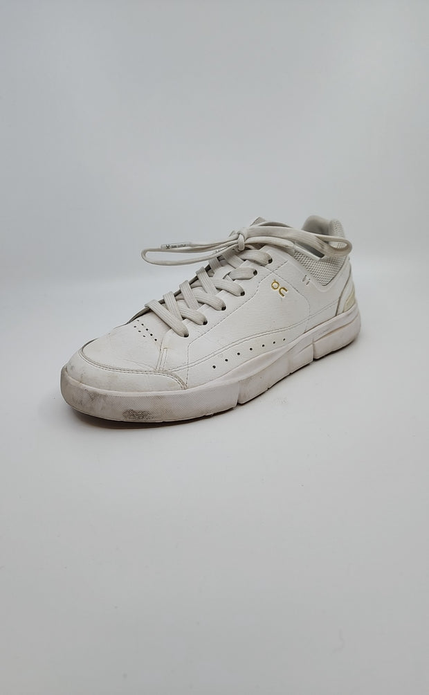 On Cloud Size 8 Sneakers (Pre-owned)