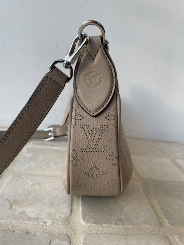 Louis Vuitton Handbags (Pre-owned)