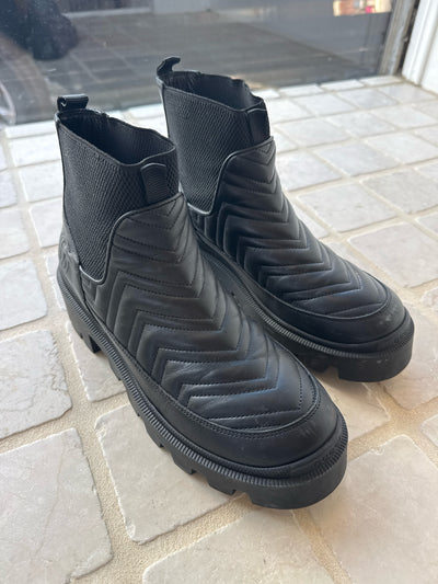 Gucci Size 39 Boots (Pre-owned)