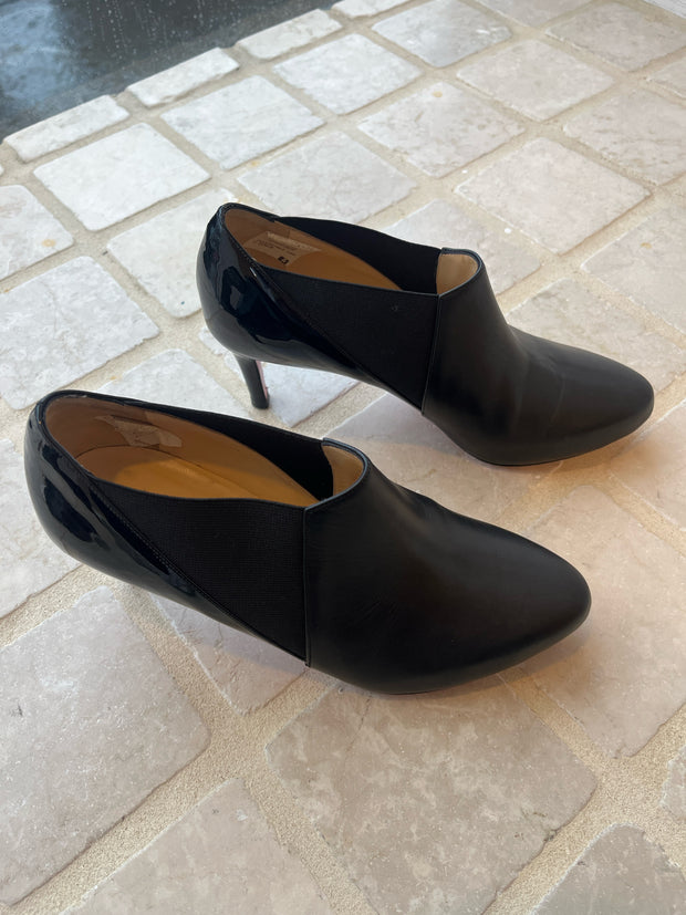 Christian Louboutin Size 36.5 Shoes (Pre-owned)