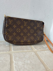 Louis Vuitton Handbags (Pre-owned)