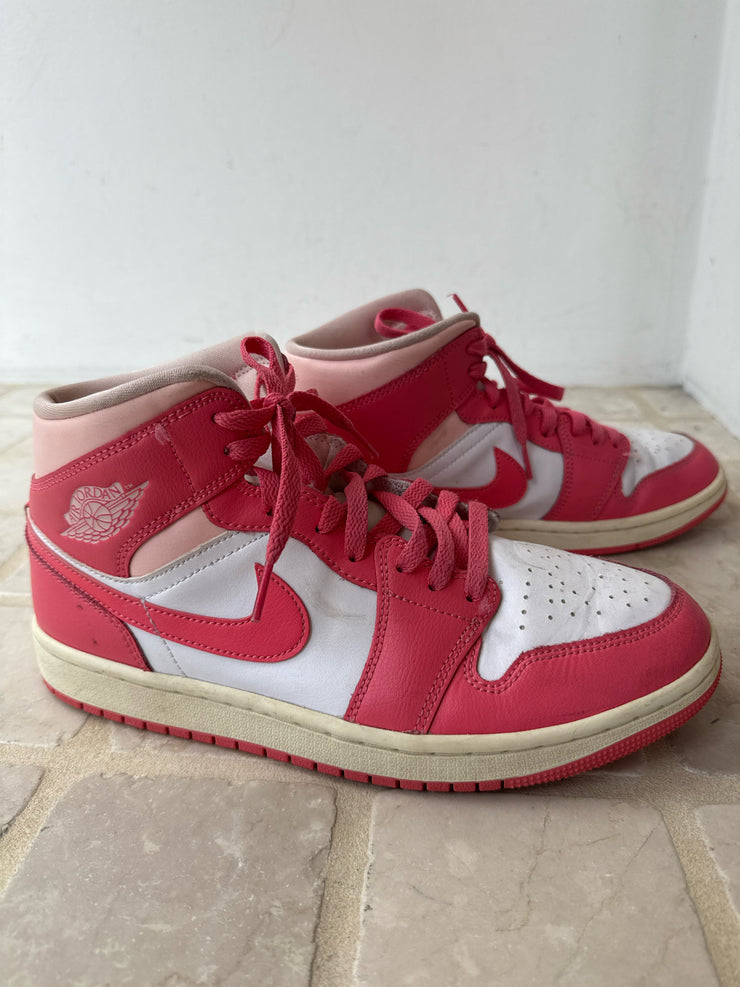 Nike Size 10 Sneakers (Pre-owned)