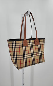 Burberry Handbags (Pre-owned)