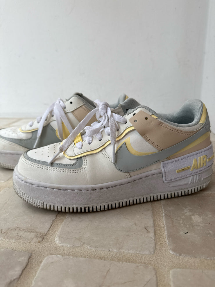 Nike Size 8 Sneakers (Pre-owned)