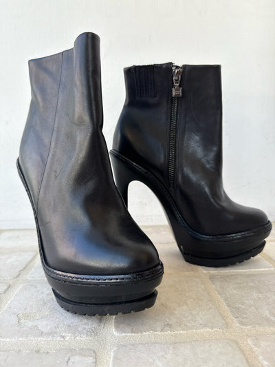 Herve Leger Size 39.5 Shoes (Pre-owned)