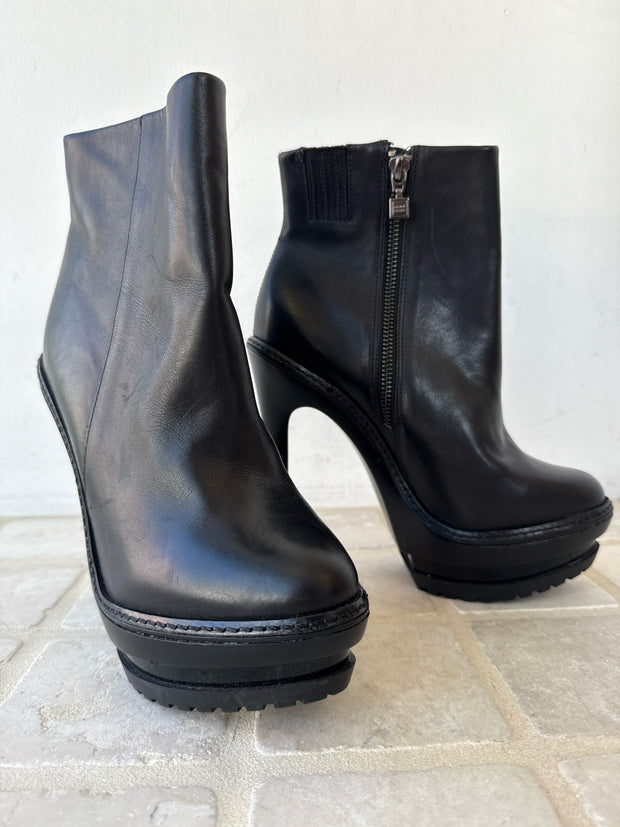 Herve Leger Size 39.5 Shoes (Pre-owned)
